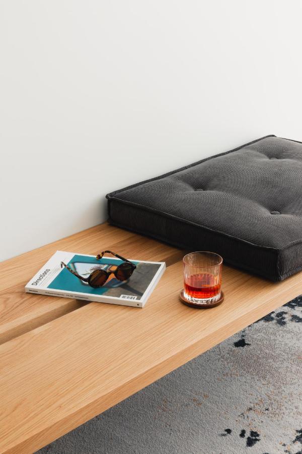 Ebb-Dunedin Exteriör bild A futon